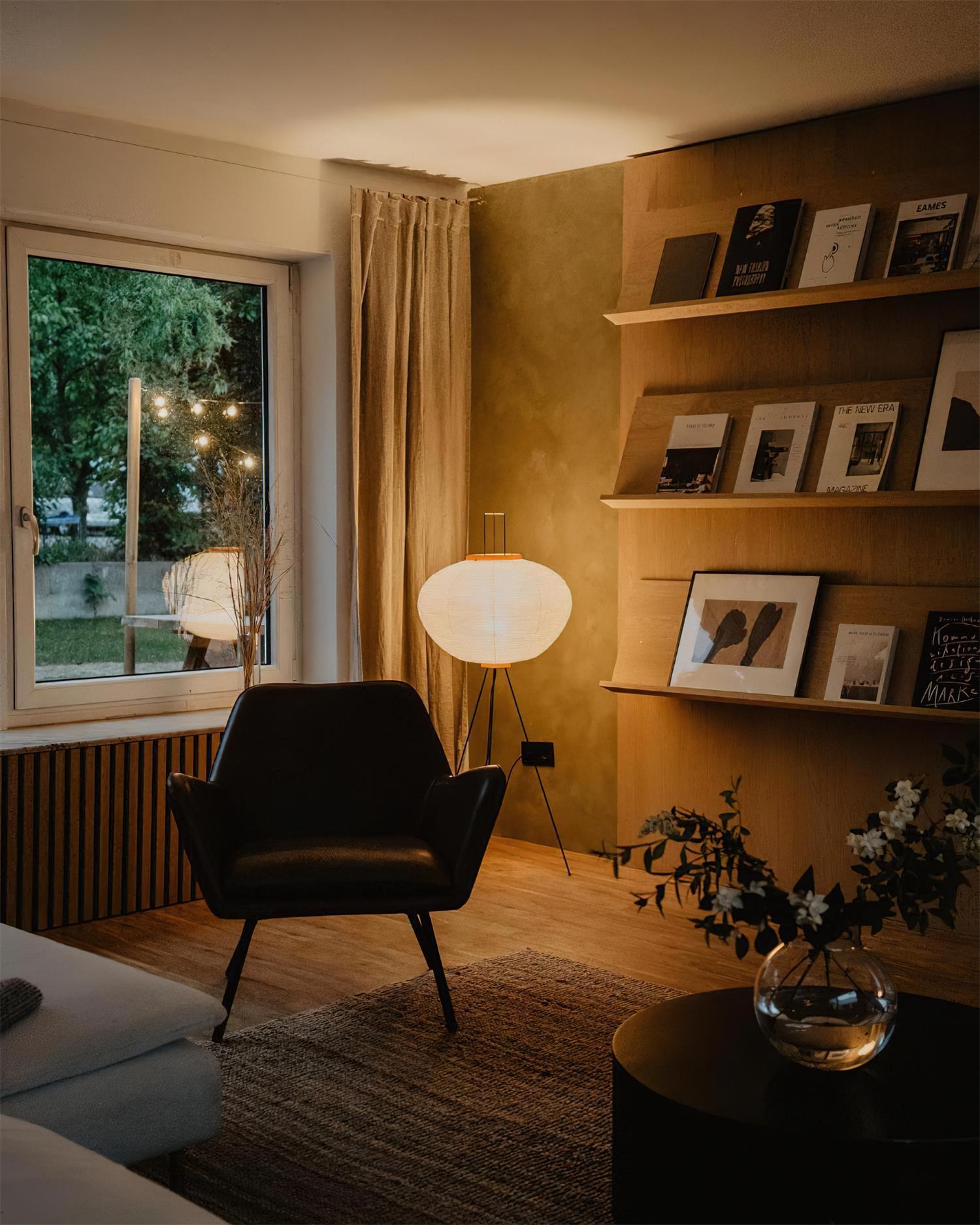 Akari 10A Floor Lamp