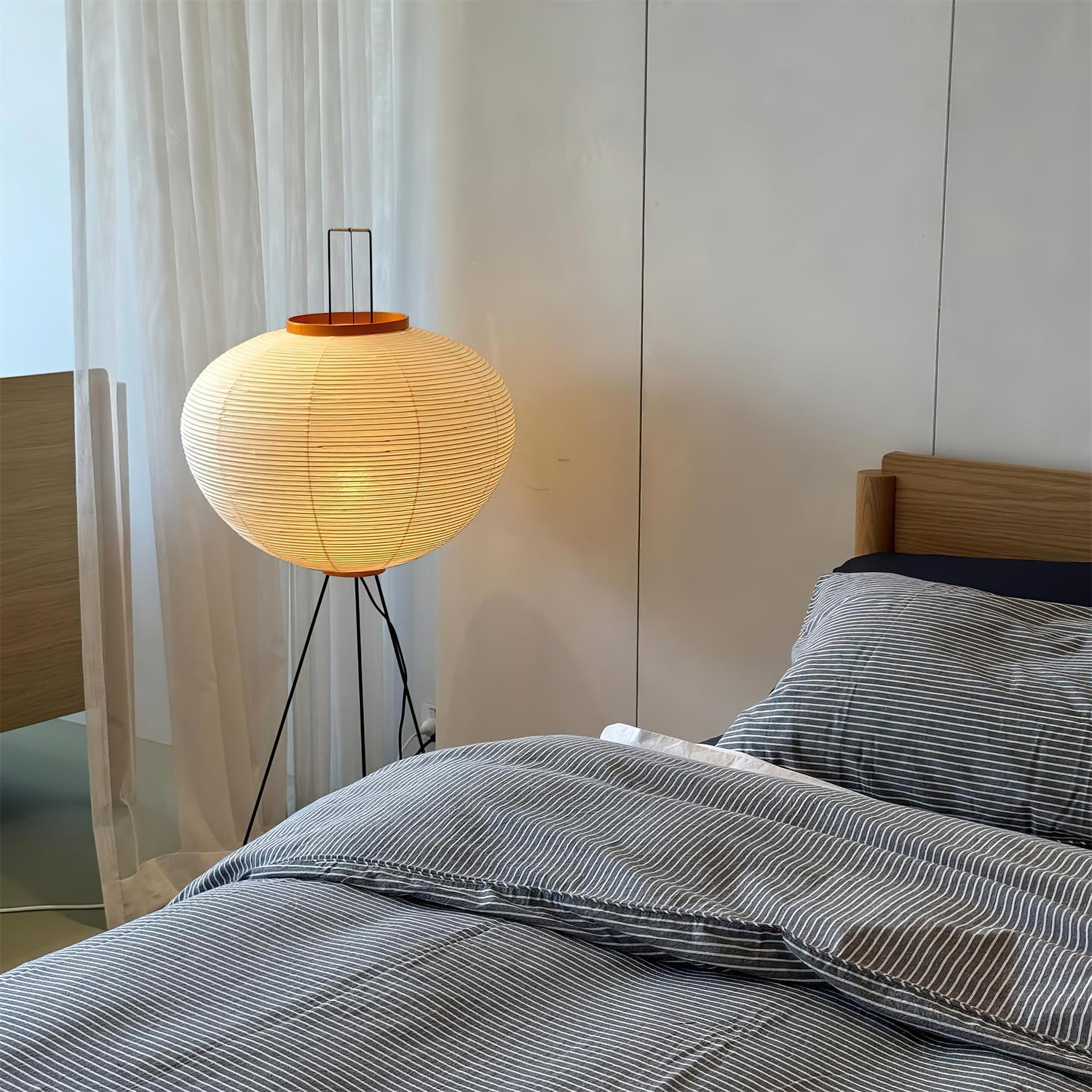 Akari 10A Floor Lamp