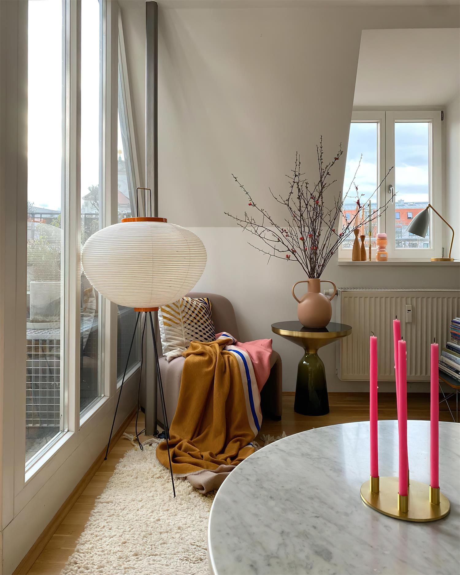 Akari 10A Floor Lamp