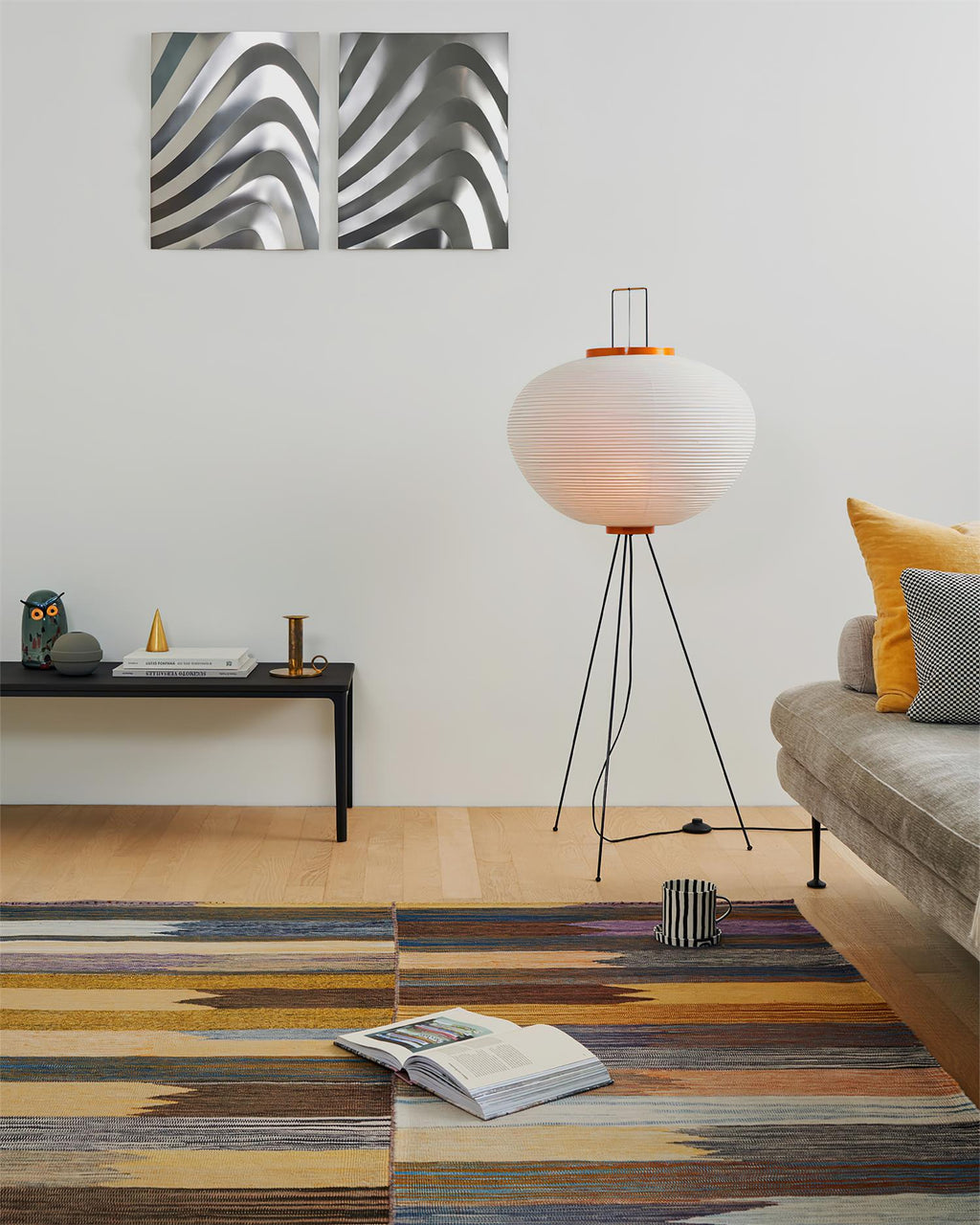 Akari 10A Floor Lamp