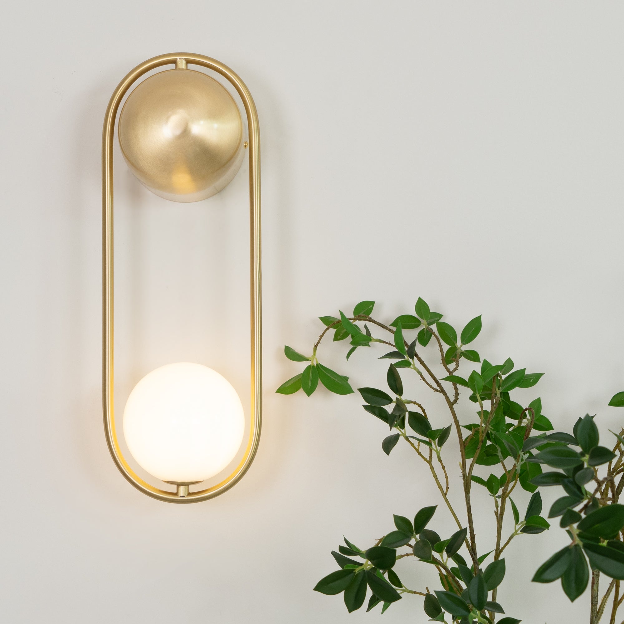 Alaynia Globe Wall Lamp