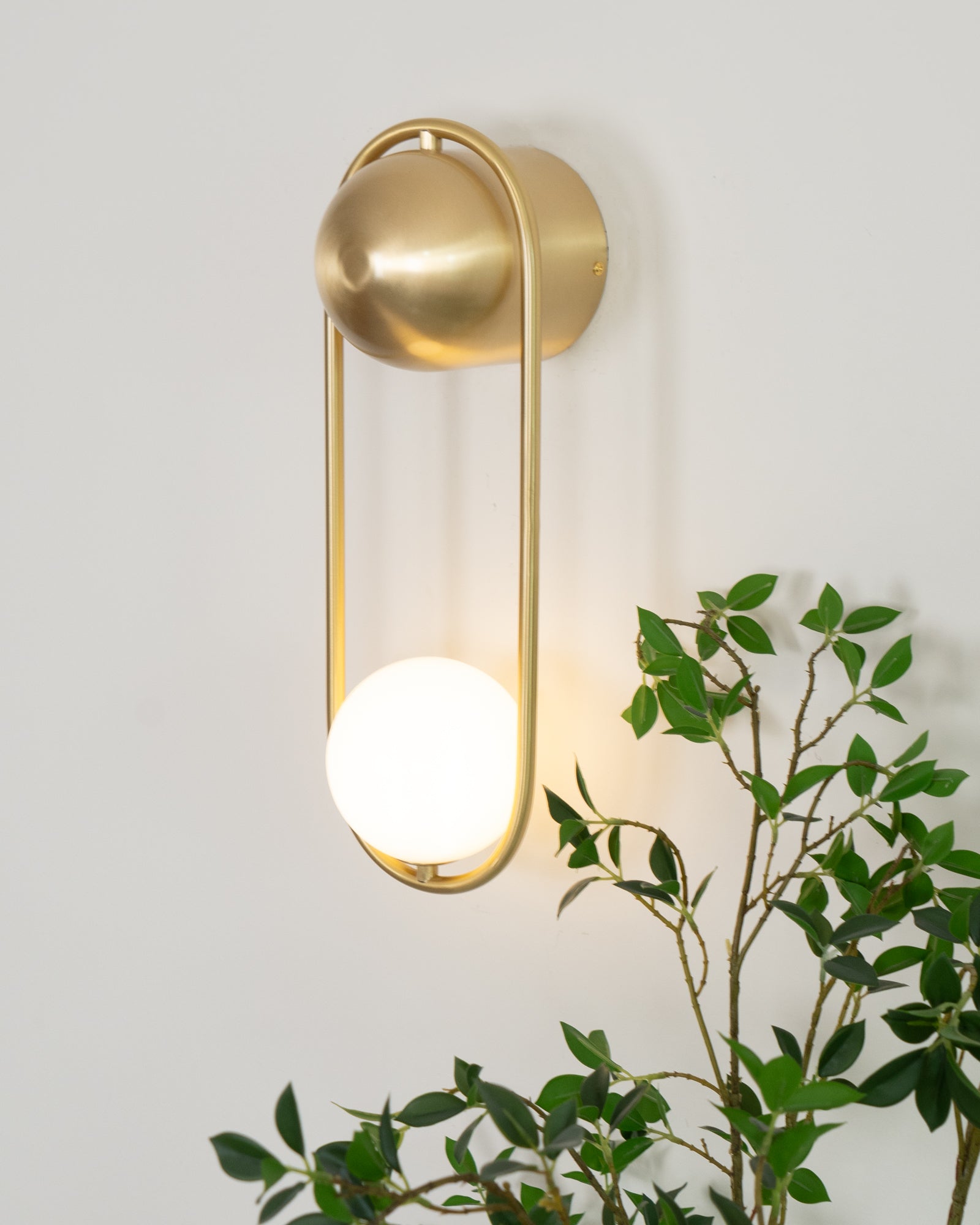 Alaynia Globe Wall Lamp