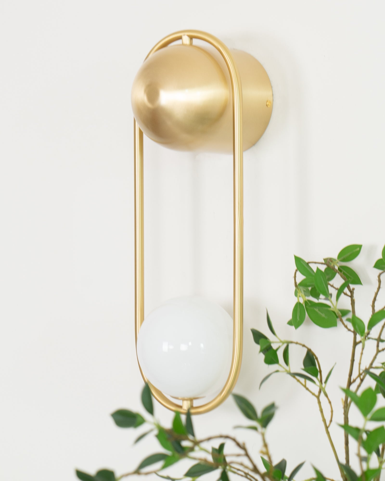 Alaynia Globe Wall Lamp