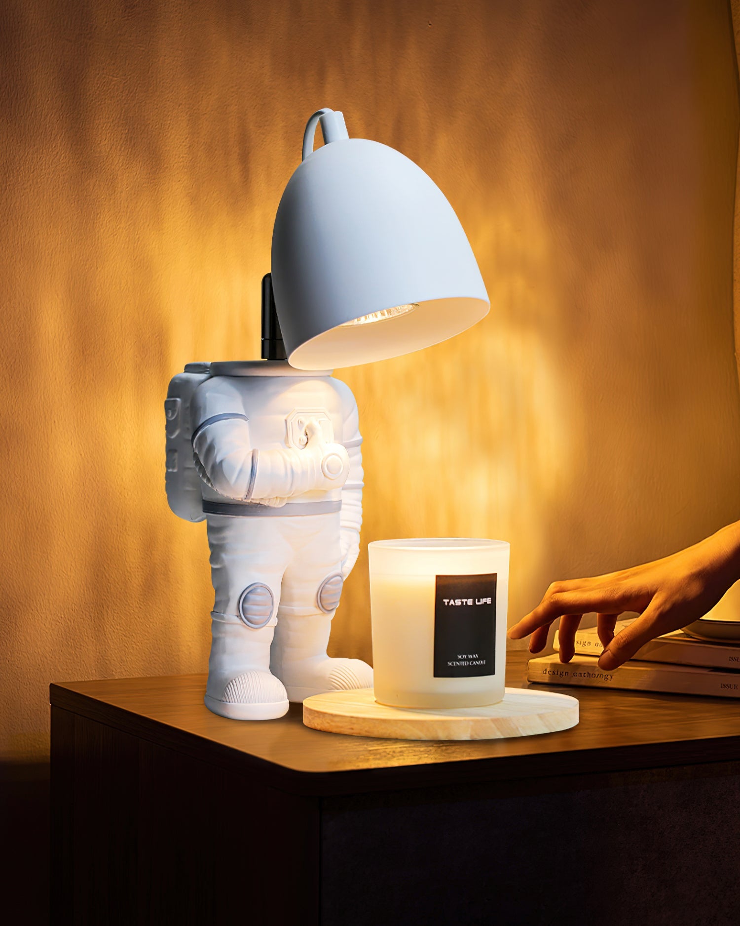 Astronaut Candle Warmer Lamp