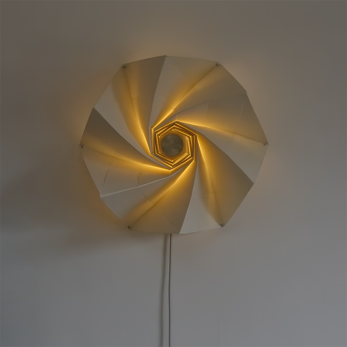 Bloom Wall Lamp