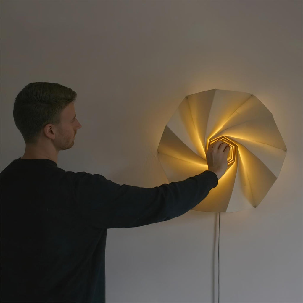 Bloom Wall Lamp