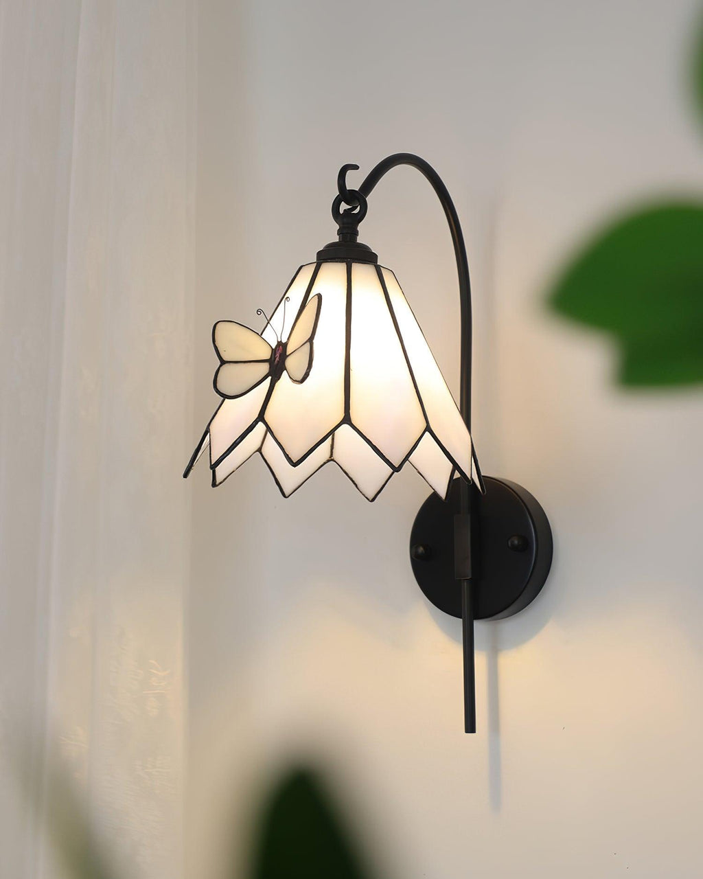 Briandy Tiffany Wall Lamp