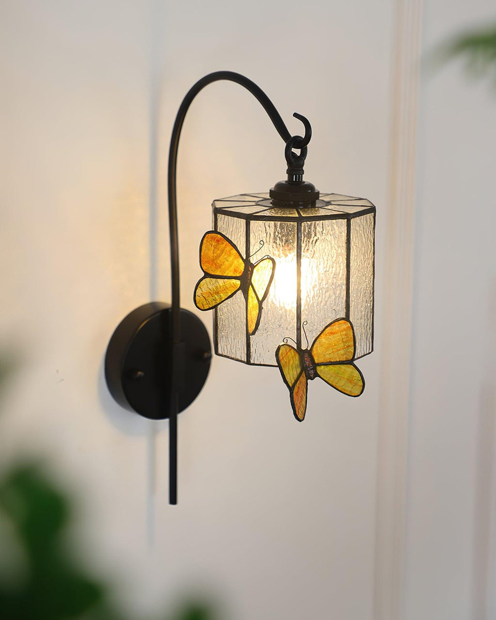 Briandy Tiffany Wall Lamp
