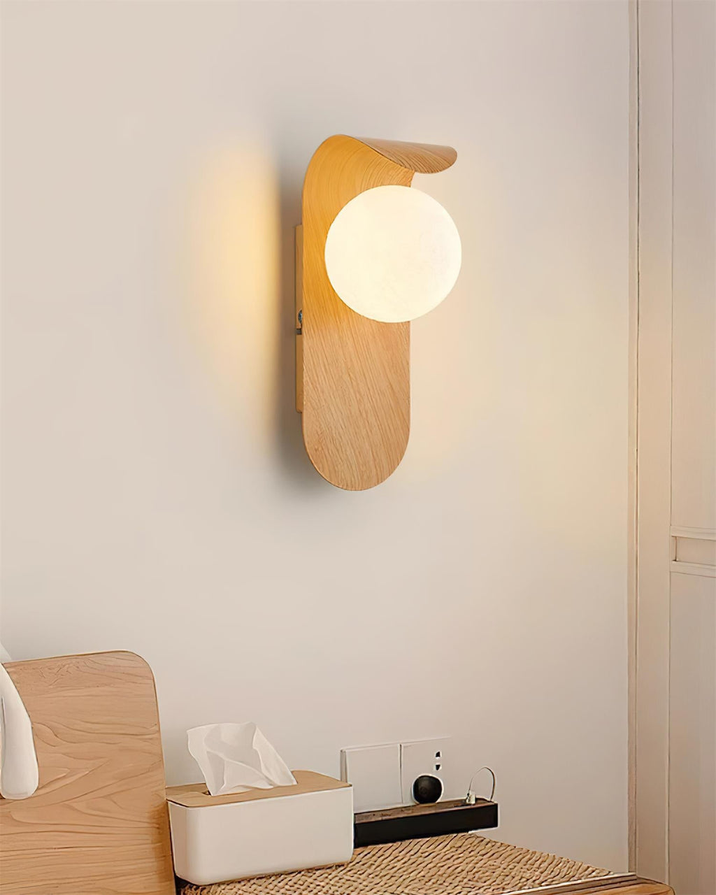 Carlyle Wall Lamp
