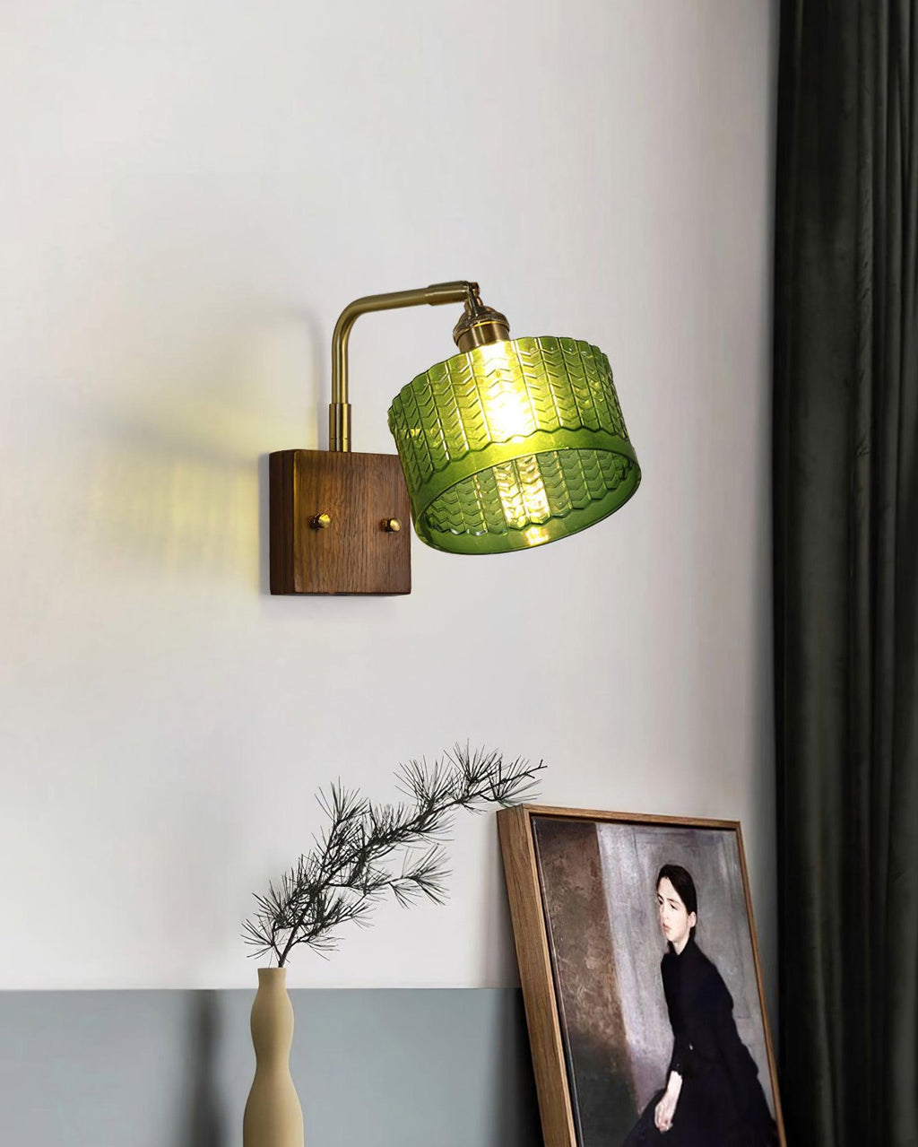 Cavella Wall Lamp