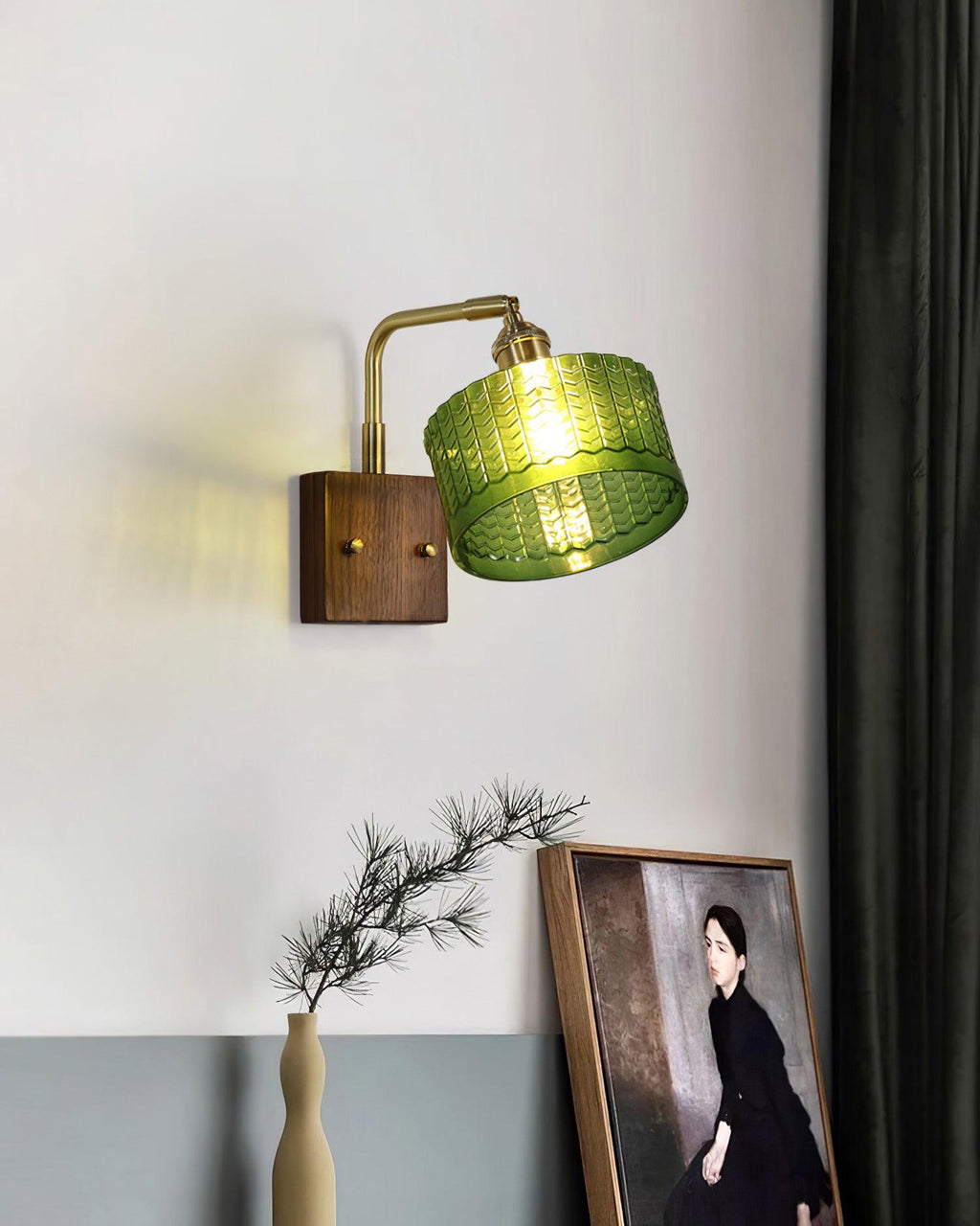 Cavella Wall Lamp