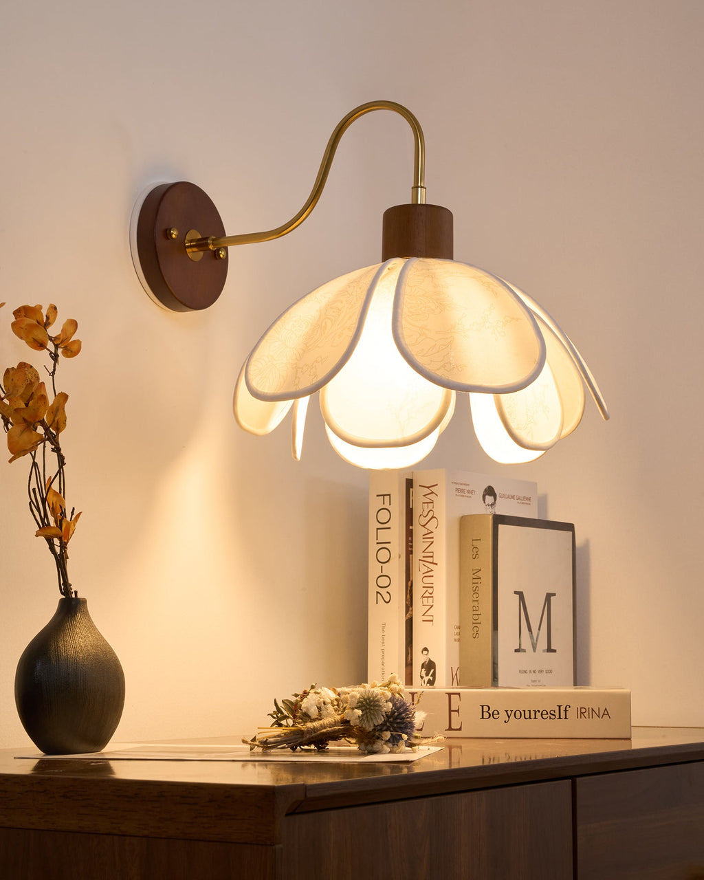 Ciena Petal Wall Light