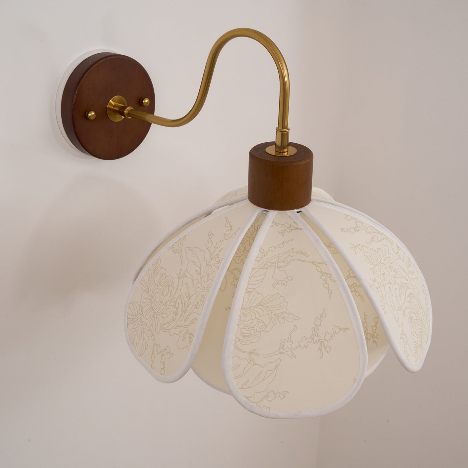 Ciena Petal Wall Light
