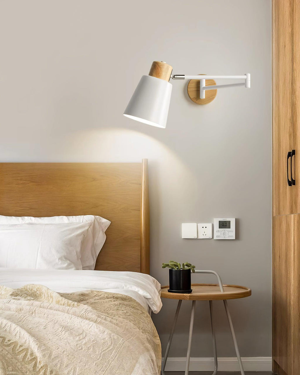 Collin Adjustable Wall Lamp