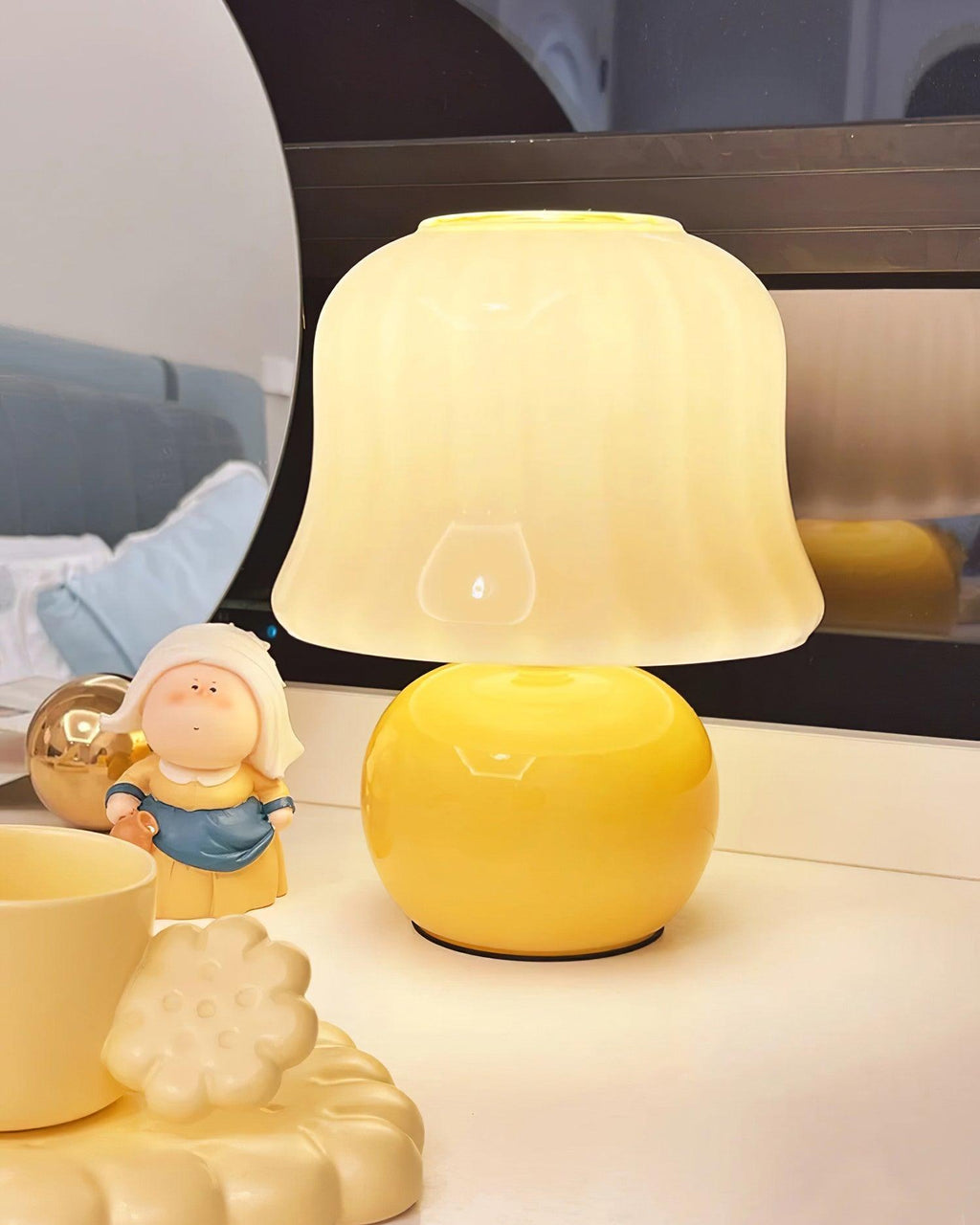 Cream Mushroom Table Lamp