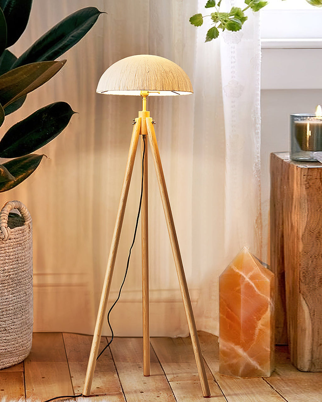 Crescent Floor Lamp
