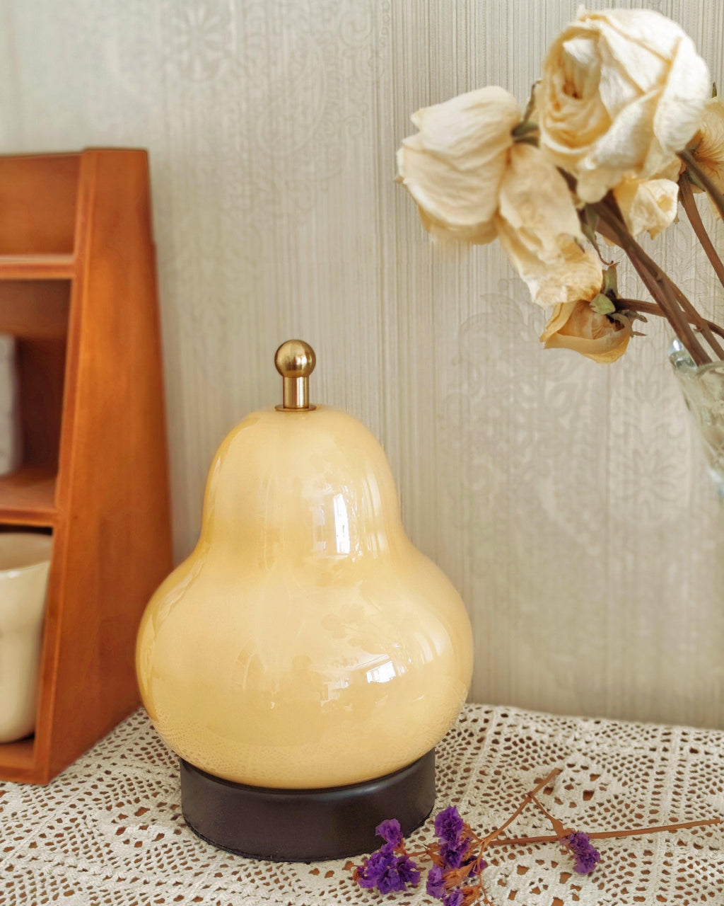 Cute Pear Table Lamp  (built-in battery)