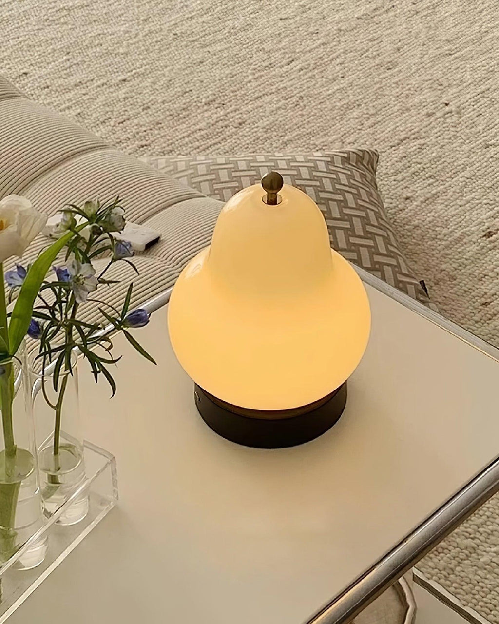 Cute Pear Table Lamp  (built-in battery)