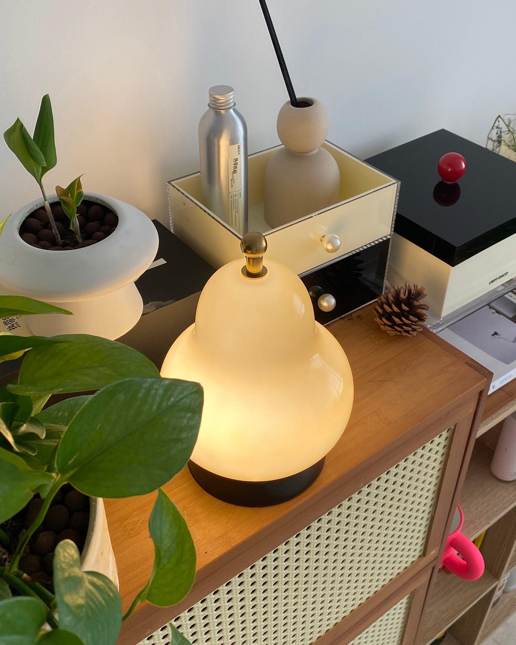 Cute Pear Table Lamp  (built-in battery)