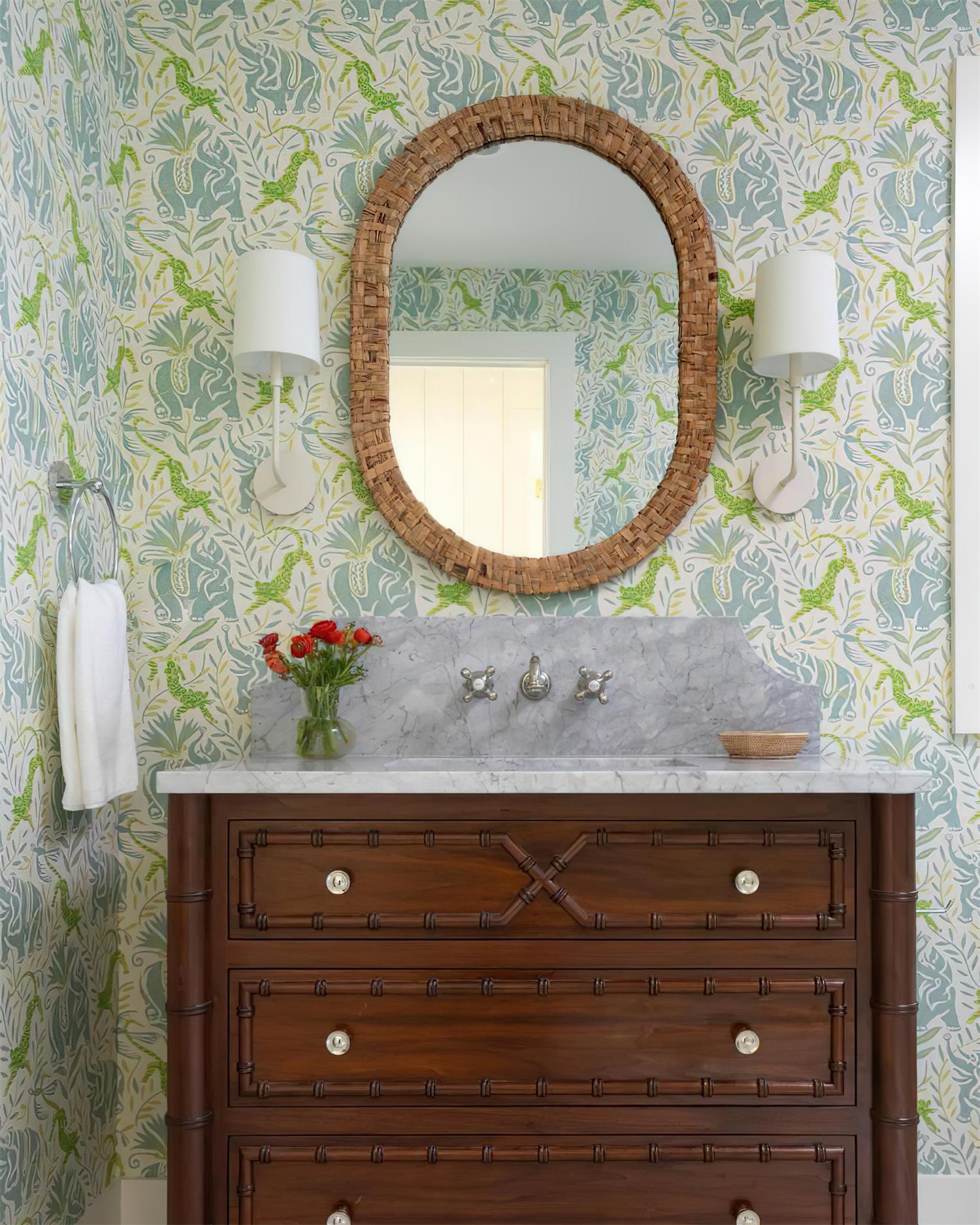 Go Lightly Wall Lamp