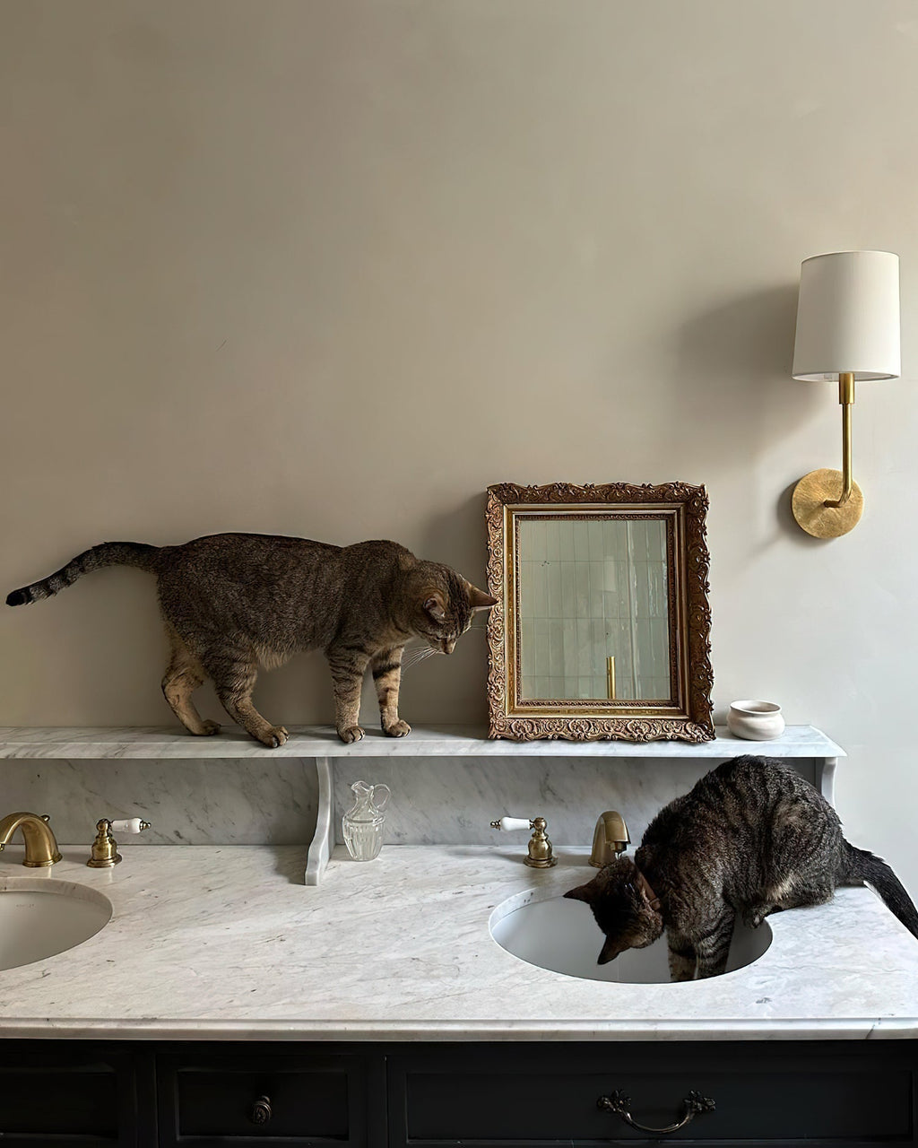 Go Lightly Wall Lamp