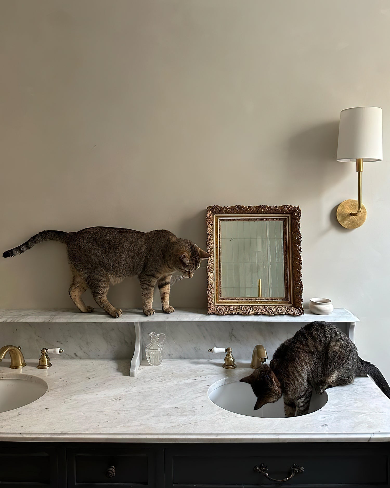 Go Lightly Wall Lamp