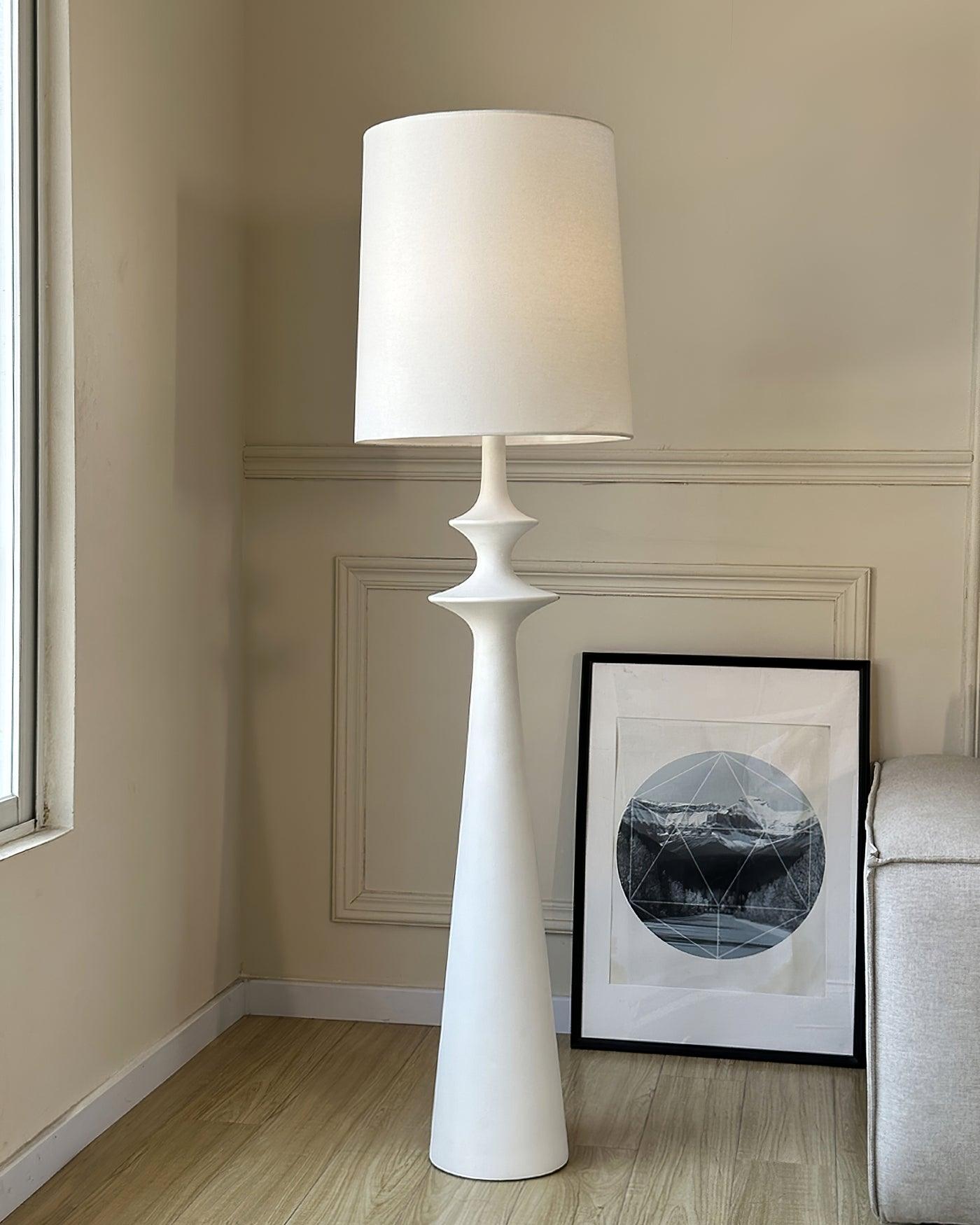 Guida Floor Lamp