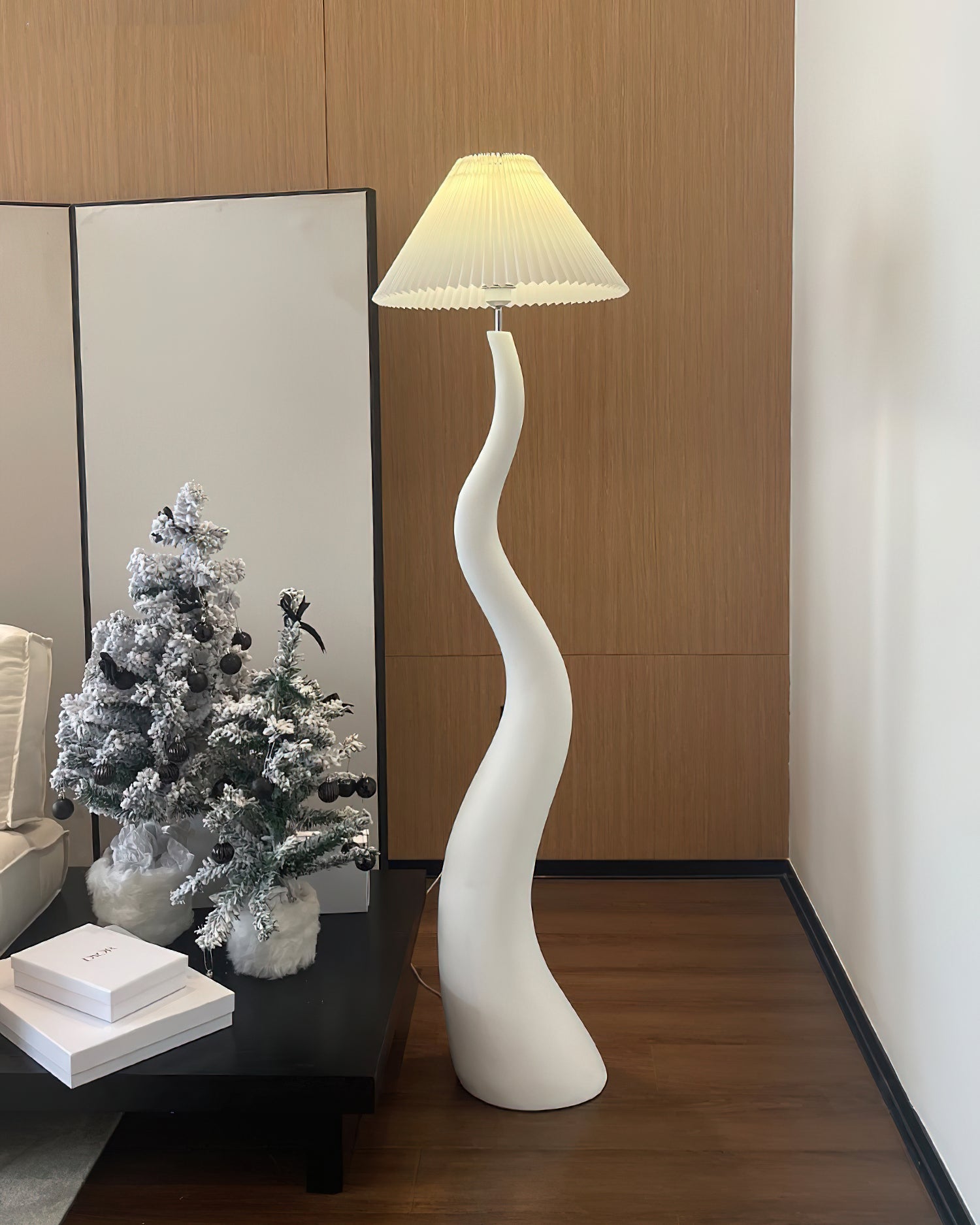 Haruki Twisted Floor Lamp