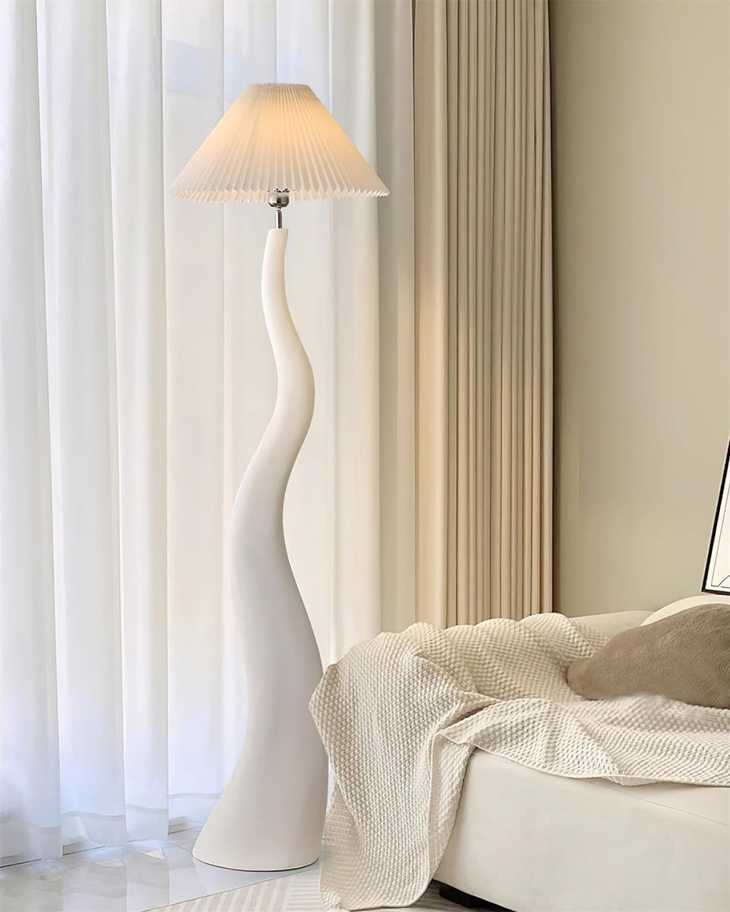 Haruki Twisted Floor Lamp