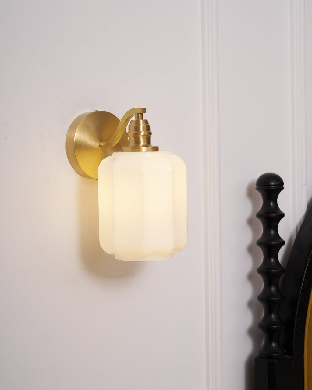 Henry Wall Lamp
