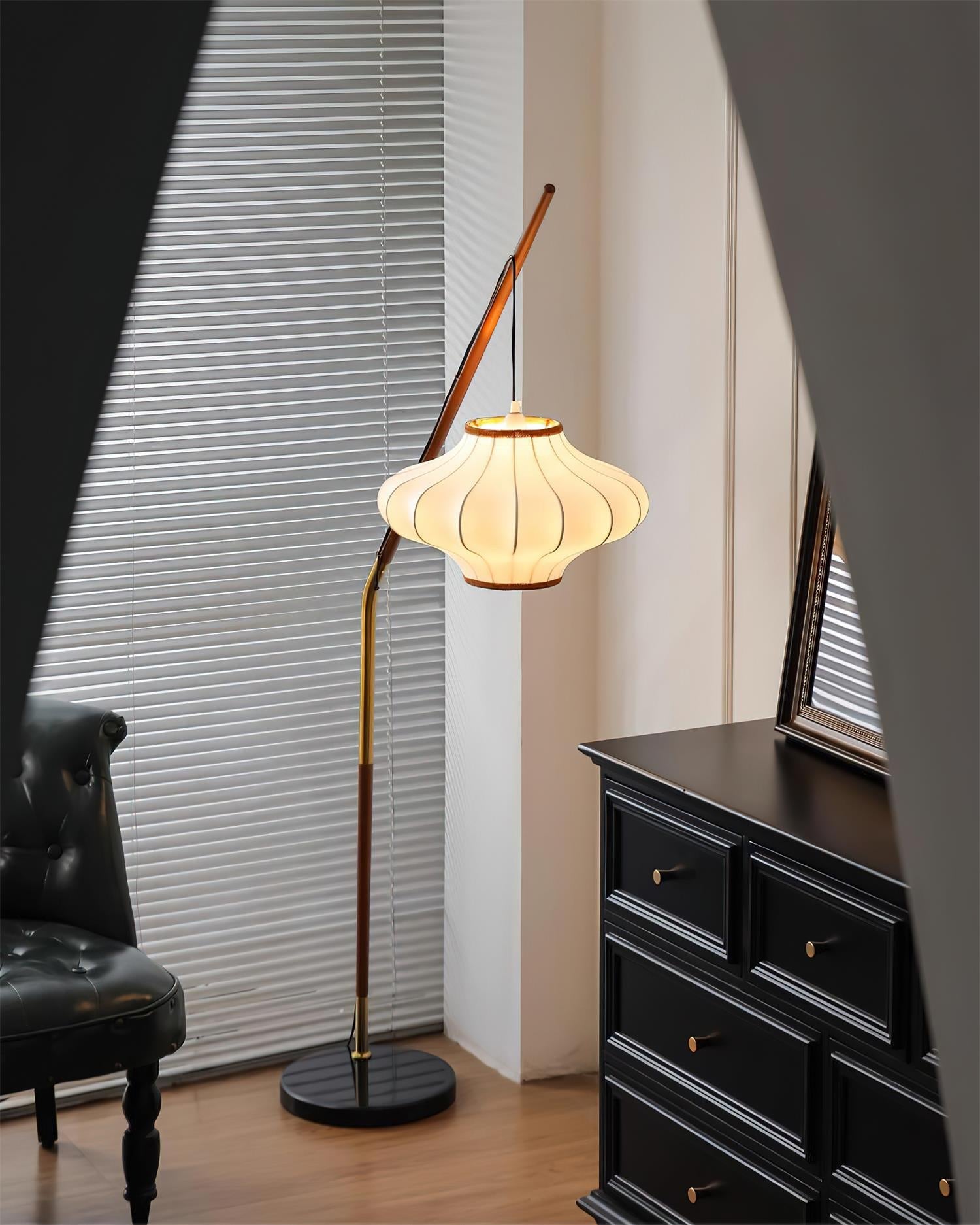 Hikari Floor Lamp