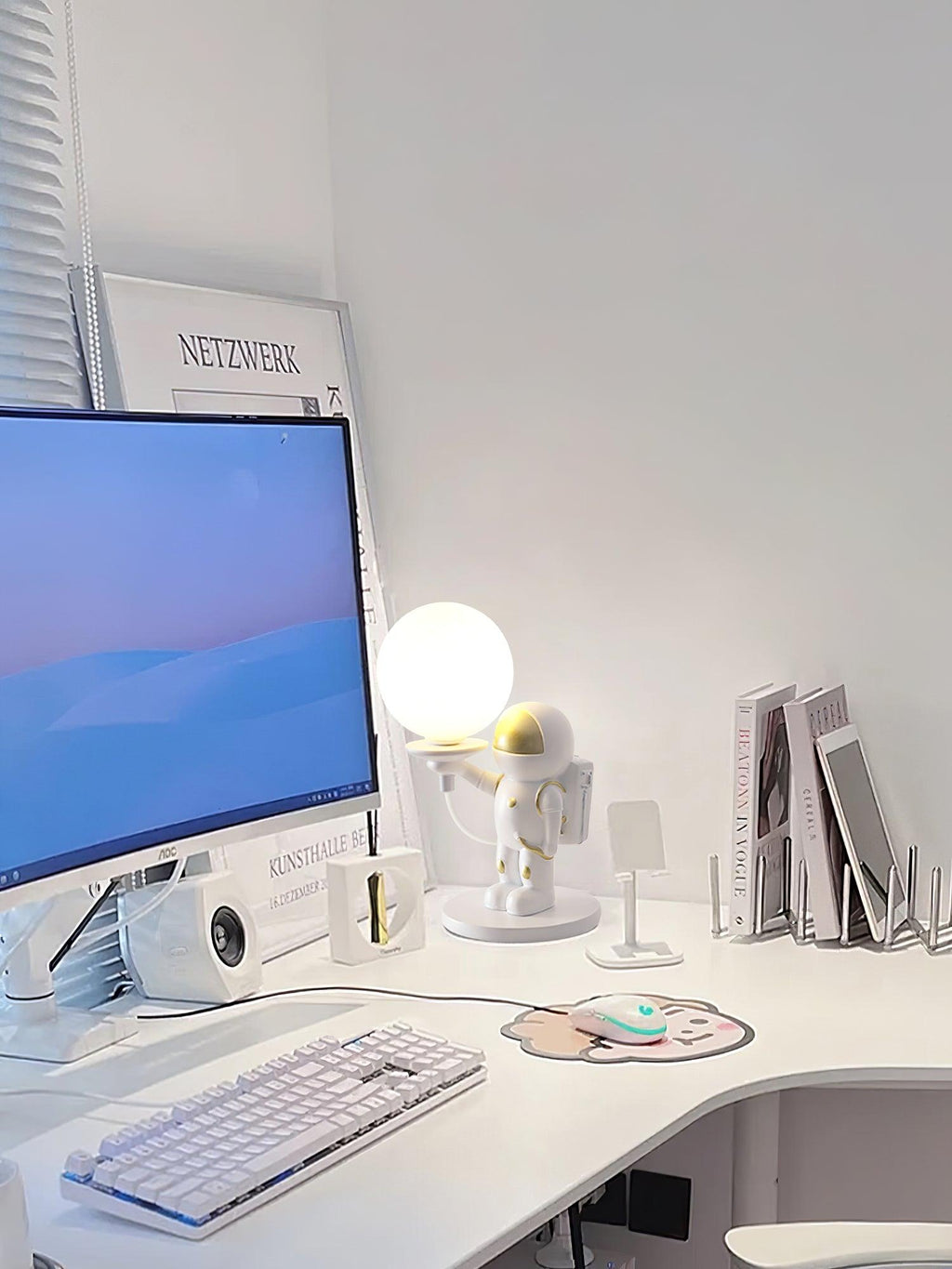 Jude Astronaut Table Lamp