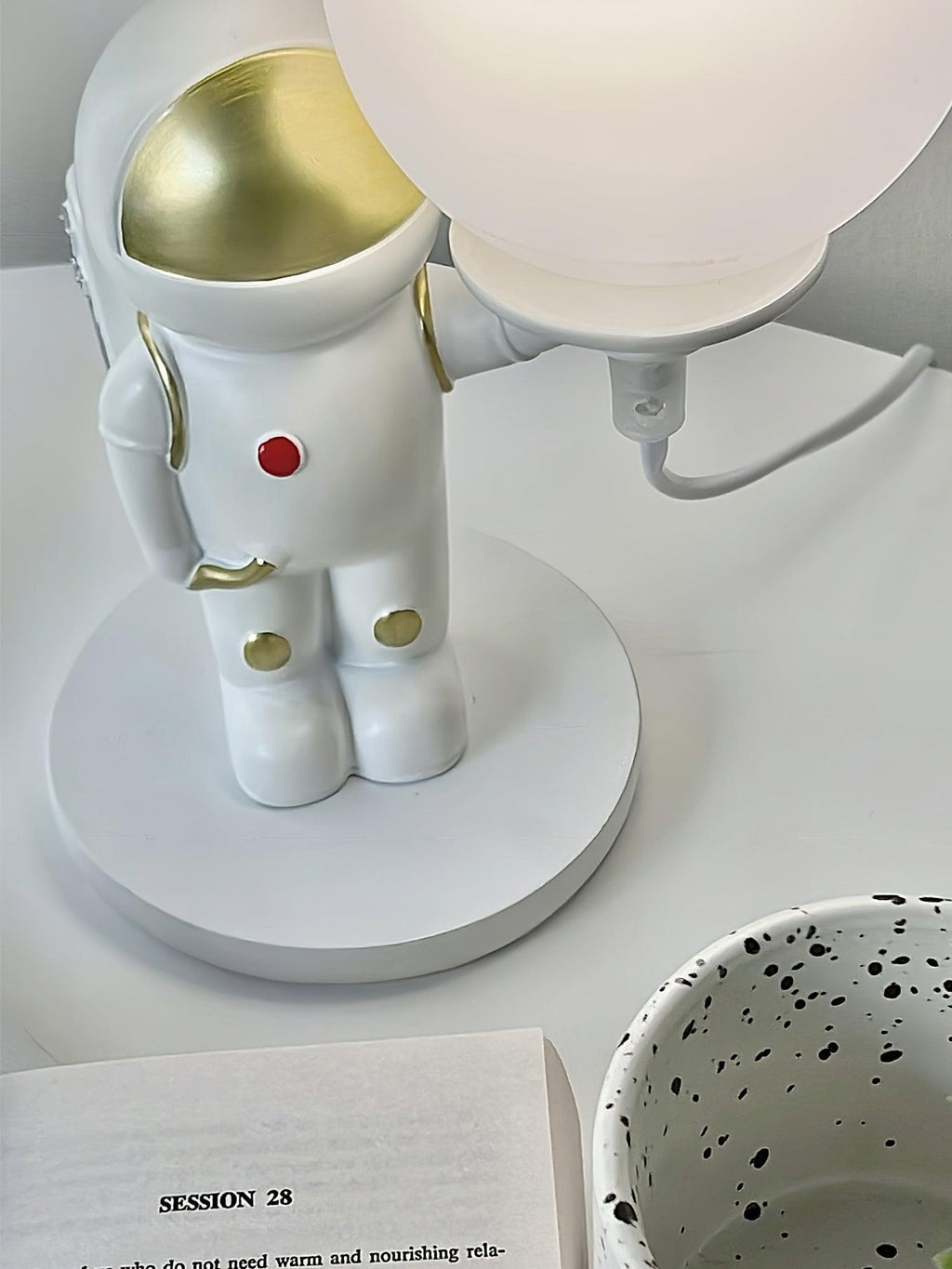 Jude Astronaut Table Lamp