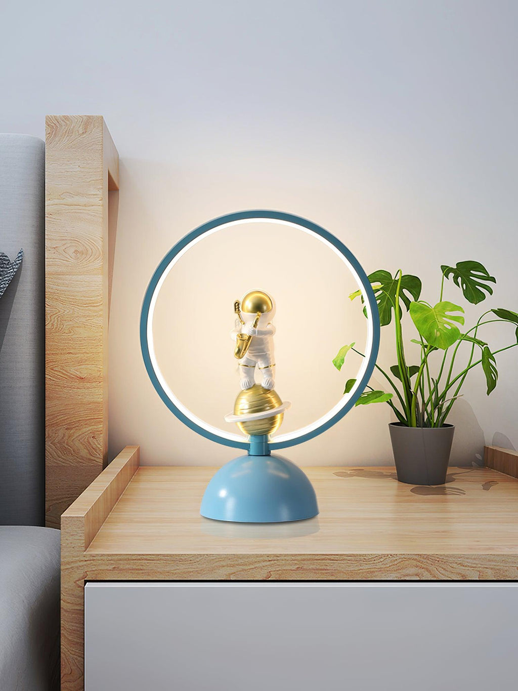 Jude Astronaut Table Lamp