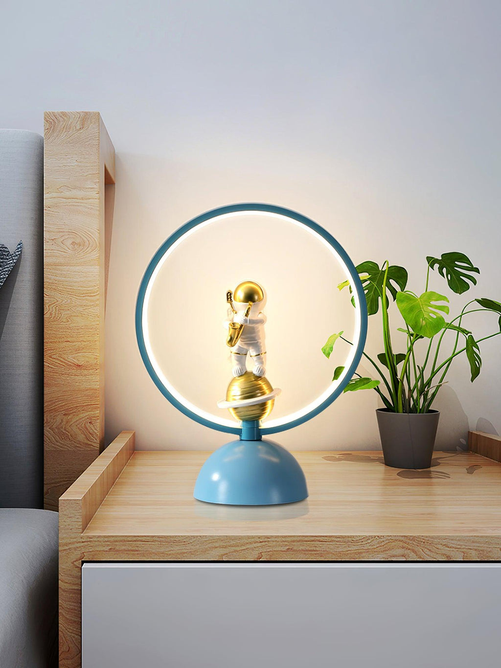 Jude Astronaut Table Lamp