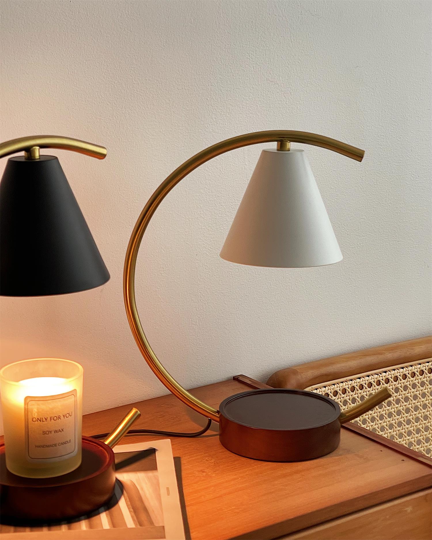 Kizzy Candle Warmer Lamp