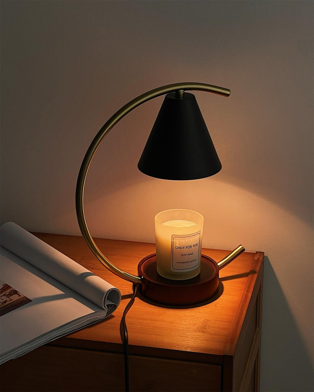 Kizzy Candle Warmer Lamp