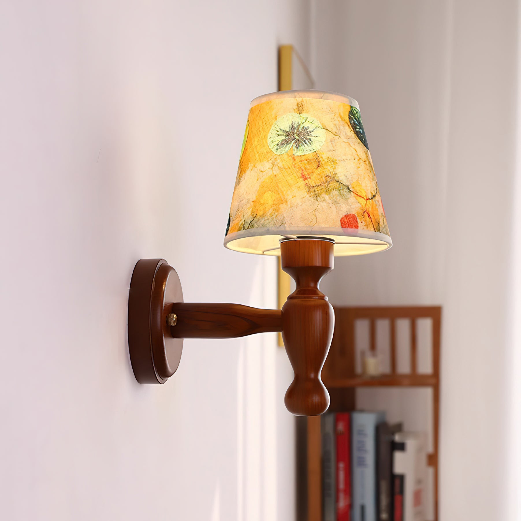 Kuli Wood Wall Lamp