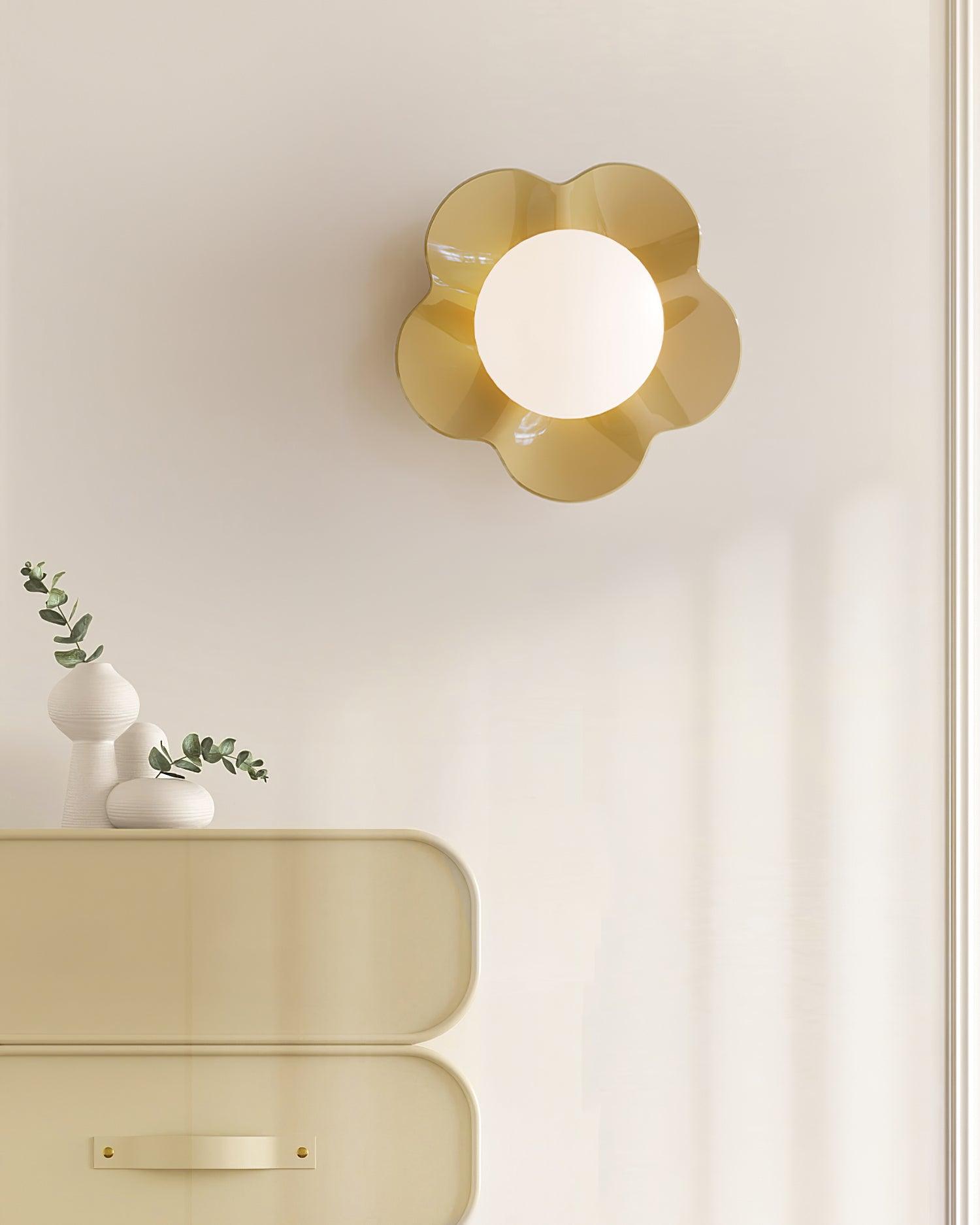 La Fleur Wall Lamp