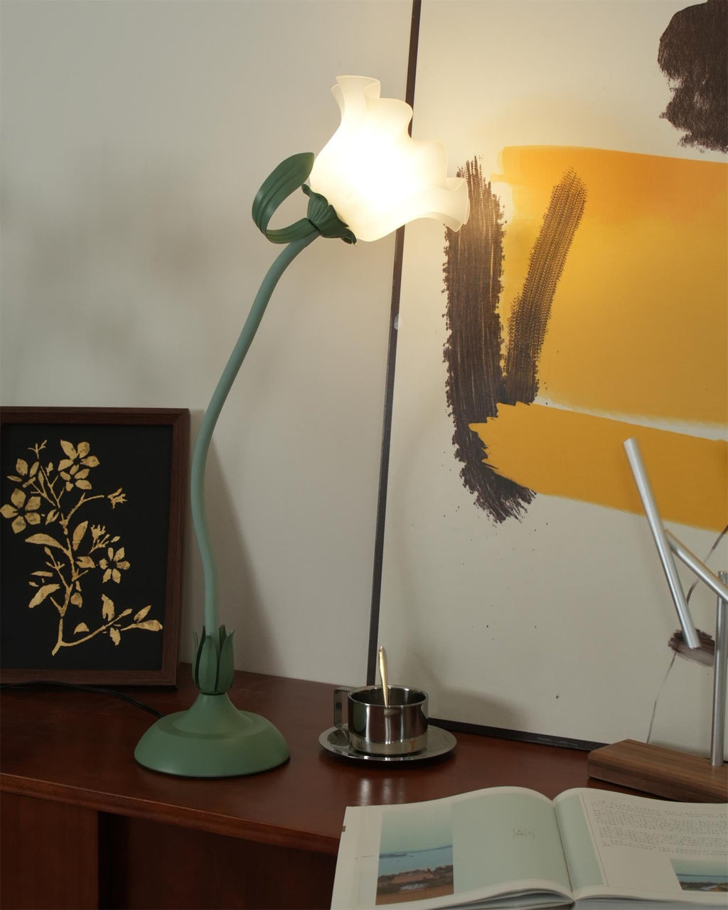 Lily Flower Table Lamp