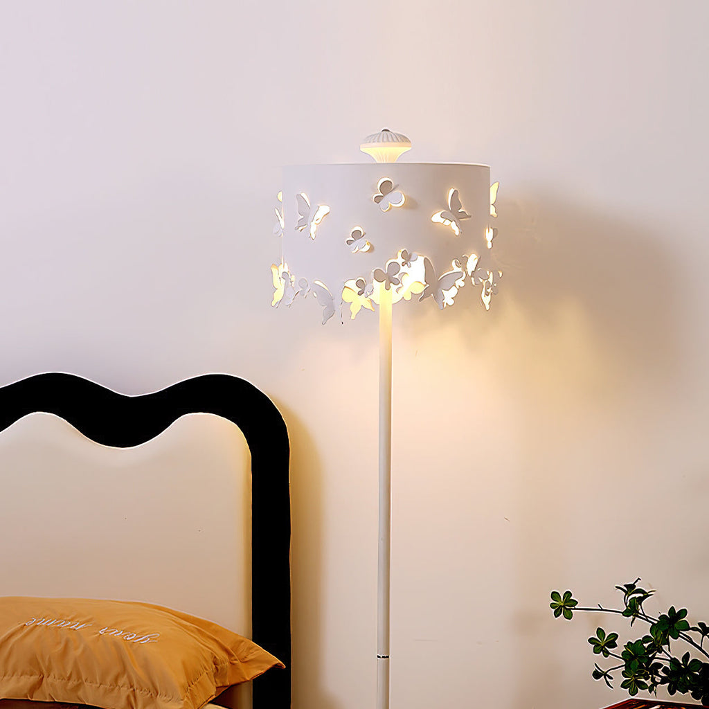 Lunefly Floor Lamp