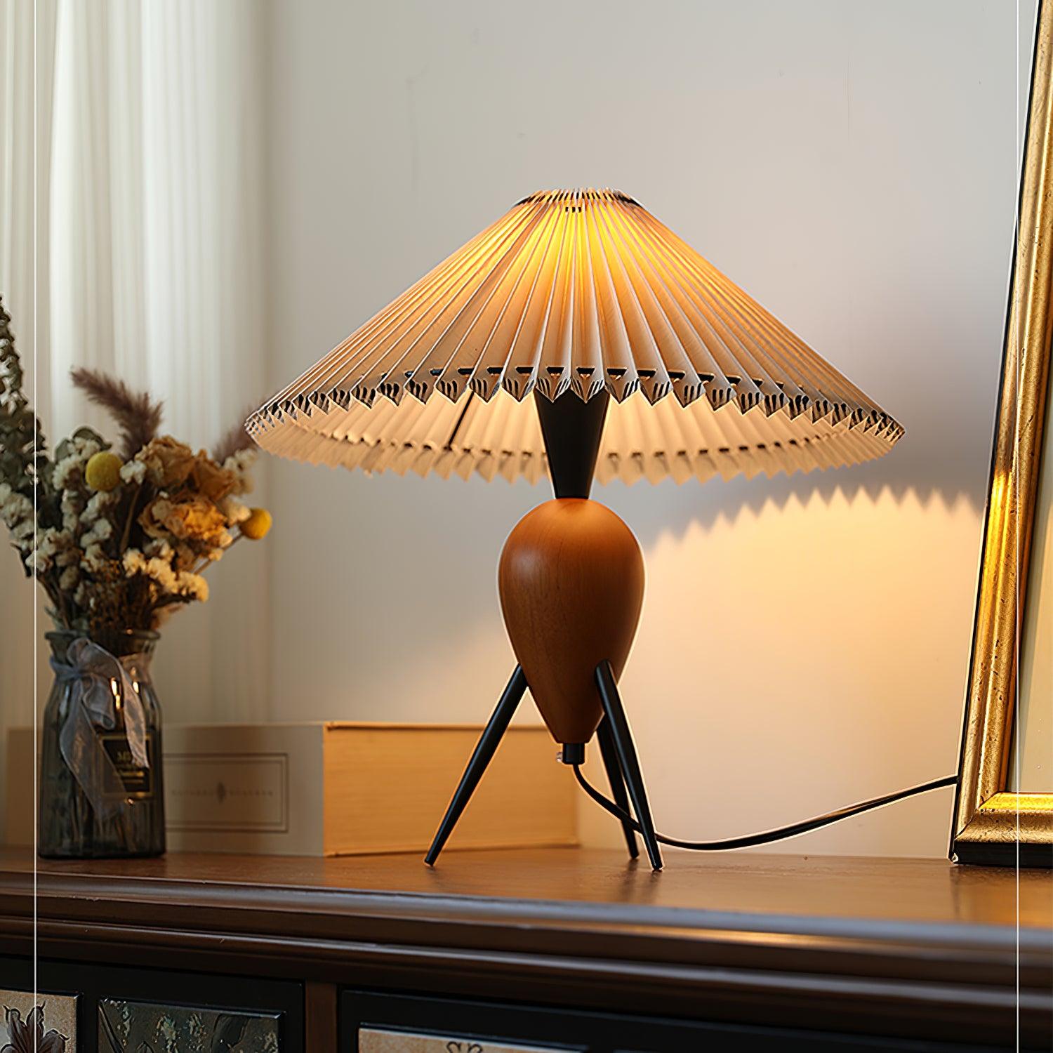 Makie Table Lamp