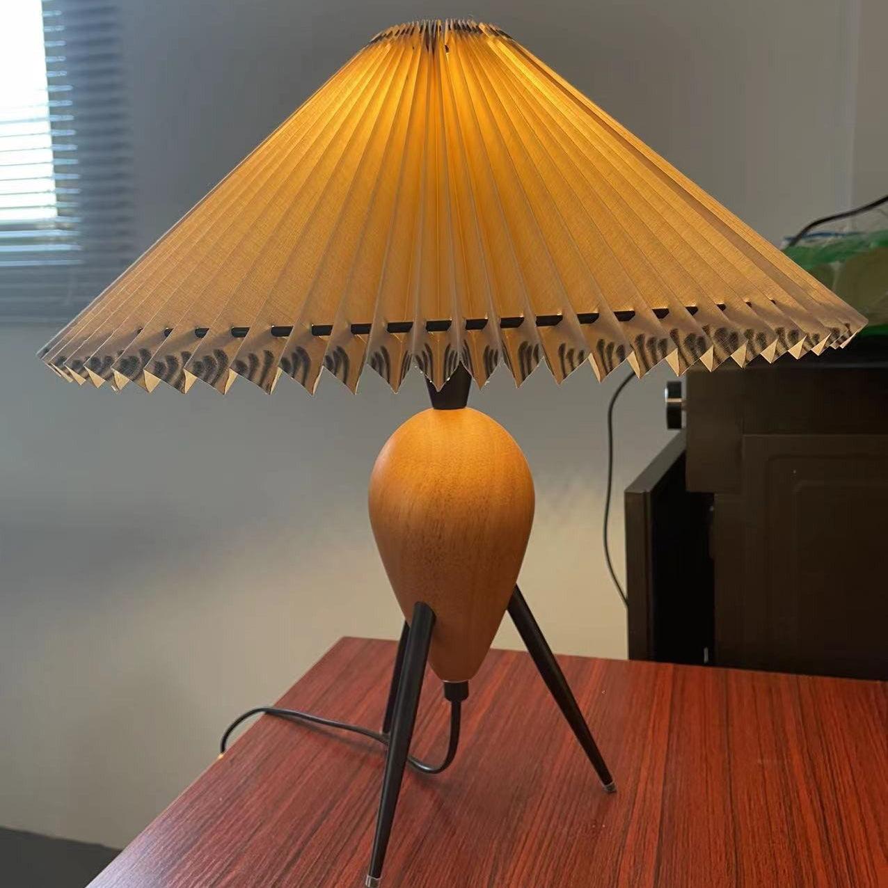 Makie Table Lamp