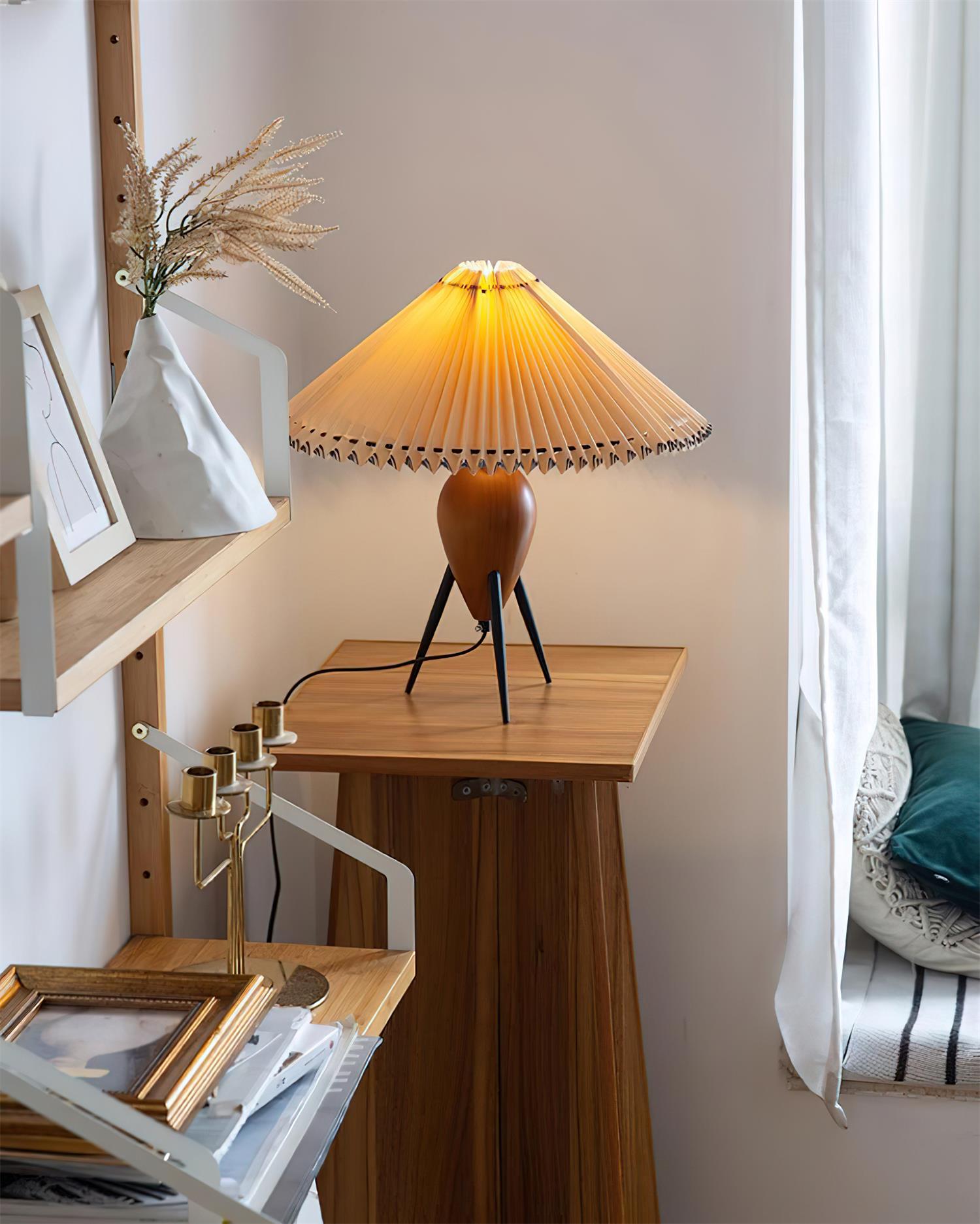 Makie Table Lamp