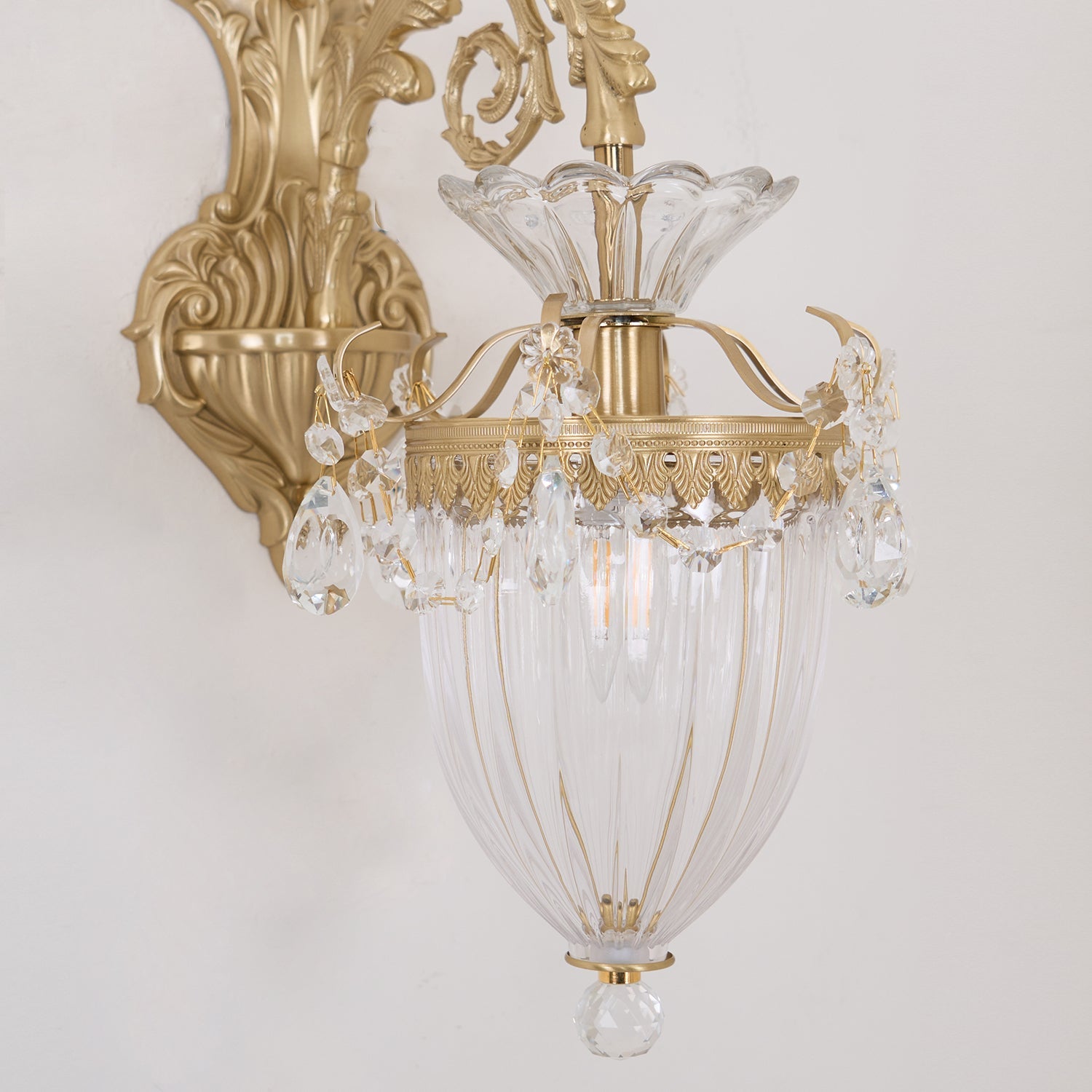 Mesas Crystal Wall Lamp