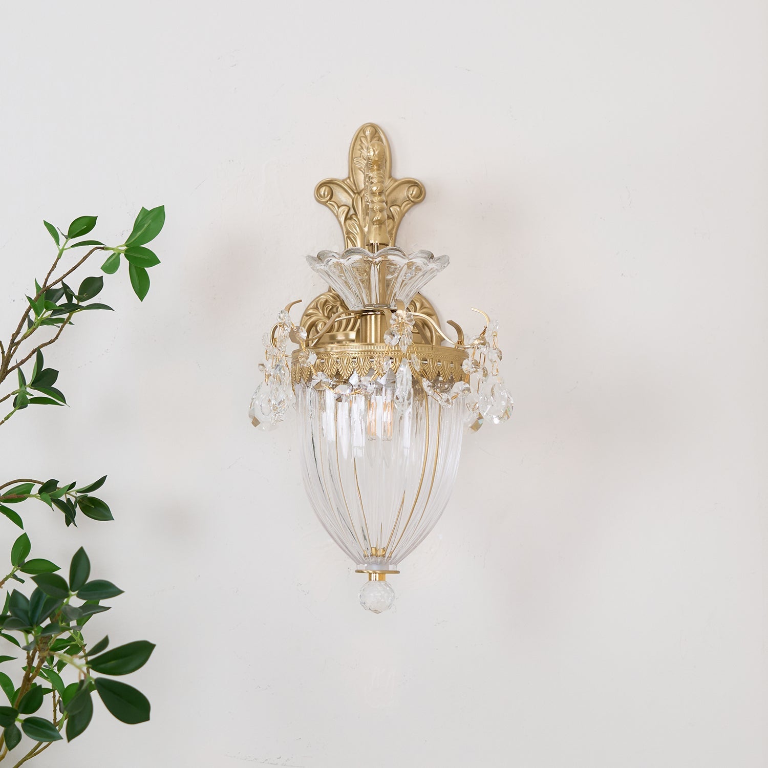 Mesas Crystal Wall Lamp