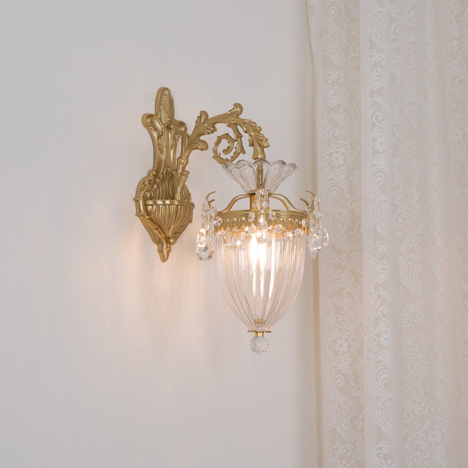 Mesas Crystal Wall Lamp