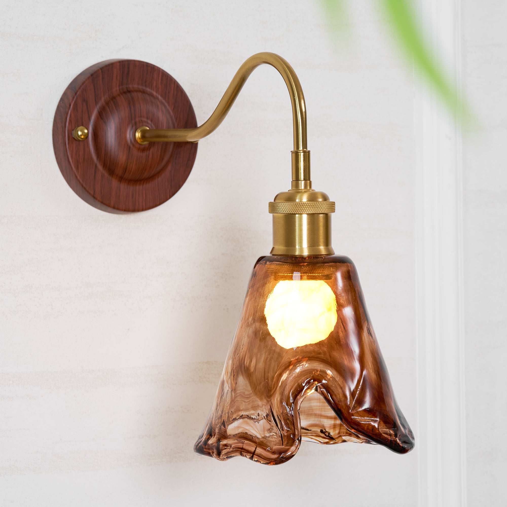 Nalia Amber Wall Lamp