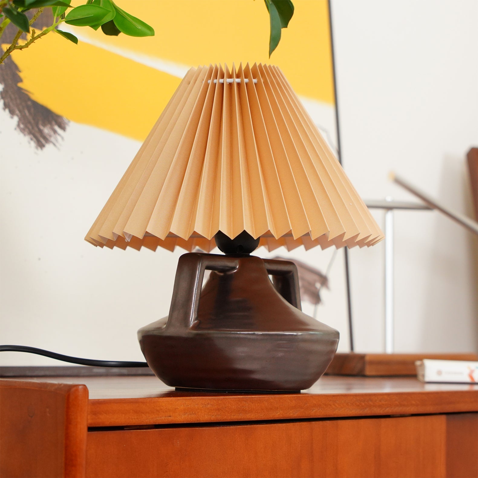 Navia Pleated Table Lamp