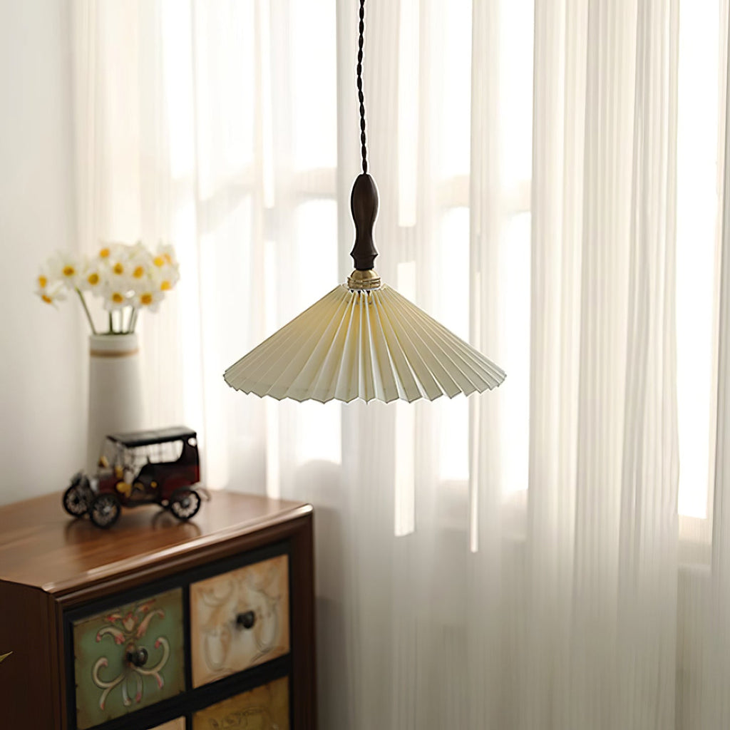 Prairie Pleated Plug In Pendant Lamp